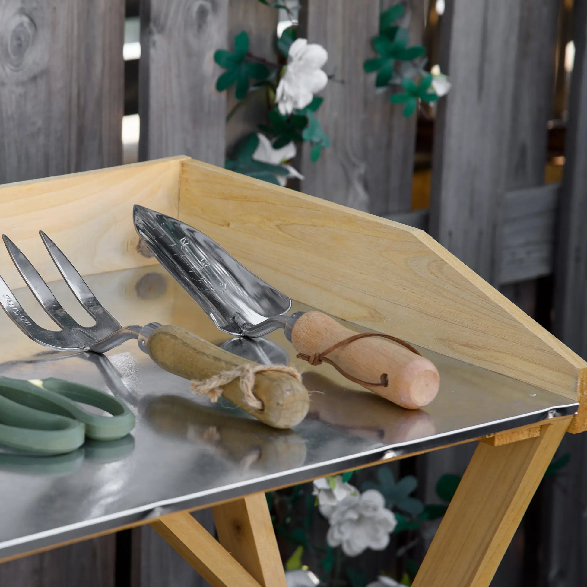 Outsunny Wooden Garden Potting Bench Table, Work Station w/ Galvanized Metal Tabletop and Storage Shelf - Rusted Decor 