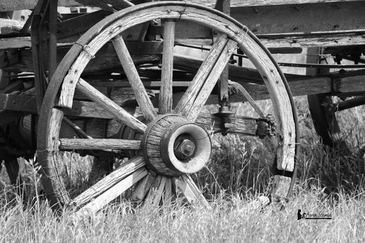 Wagon Wheel Canvas - Rusted Decor 