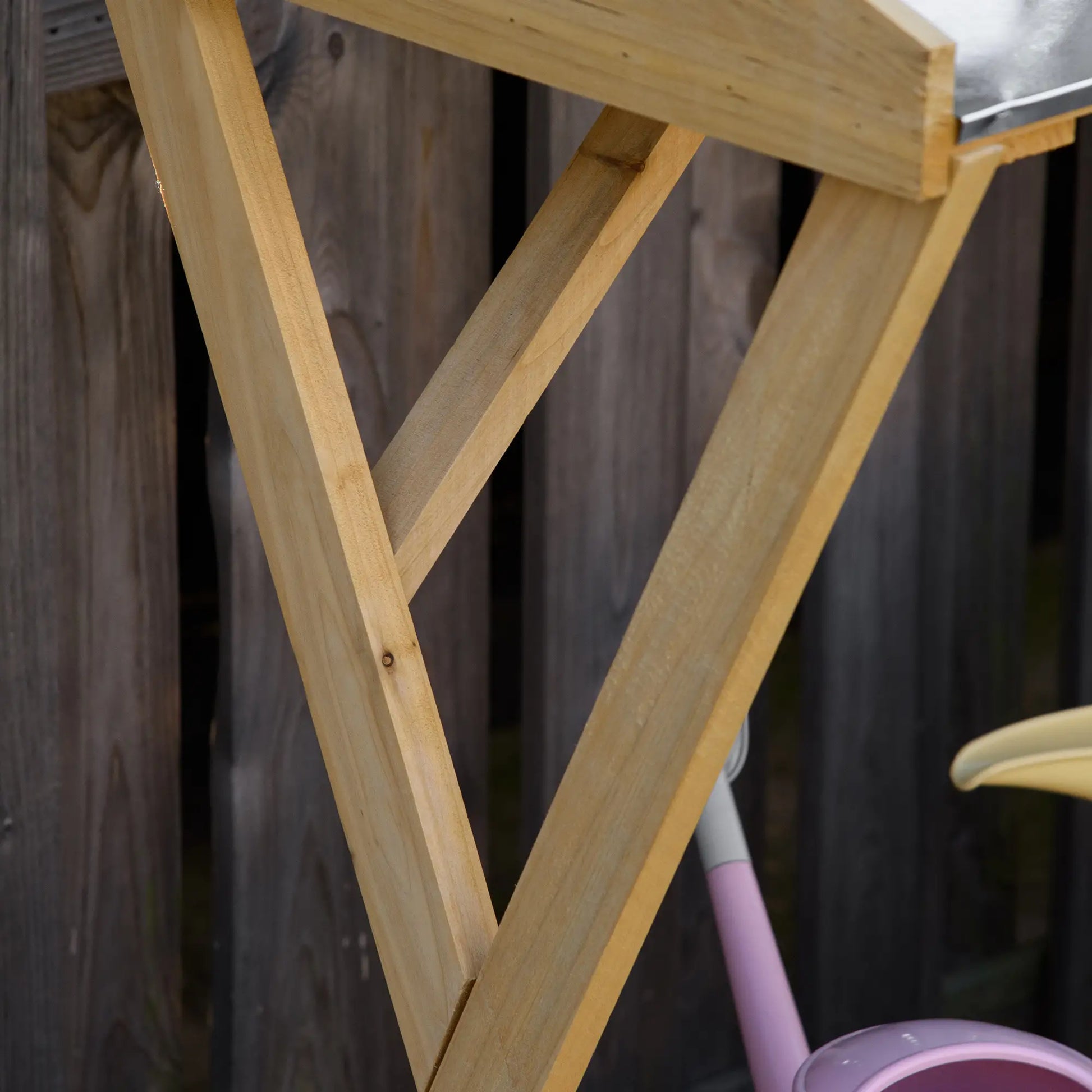 Outsunny Wooden Garden Potting Bench Table, Work Station w/ Galvanized Metal Tabletop and Storage Shelf - Rusted Decor 